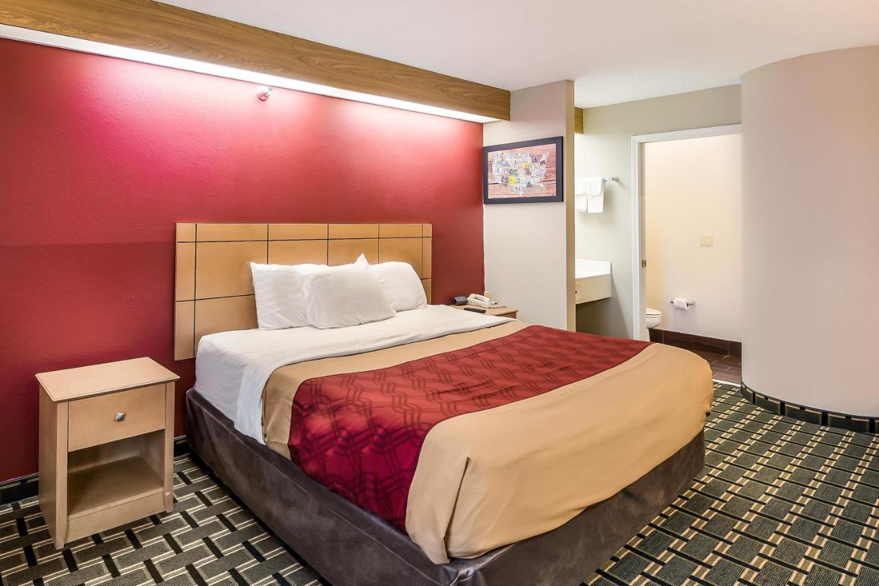 Econo Lodge Inn & Suites Peoria Illinois מראה חיצוני תמונה