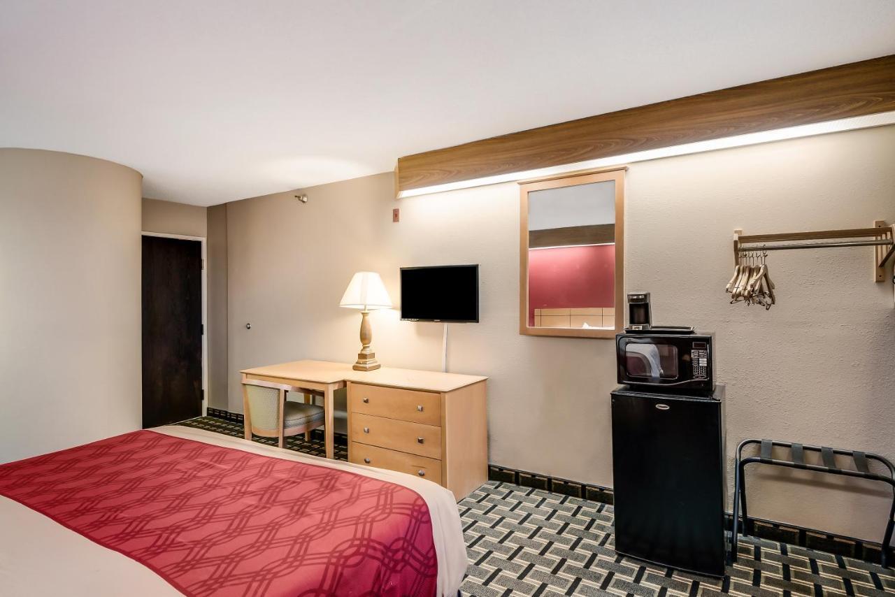 Econo Lodge Inn & Suites Peoria Illinois מראה חיצוני תמונה