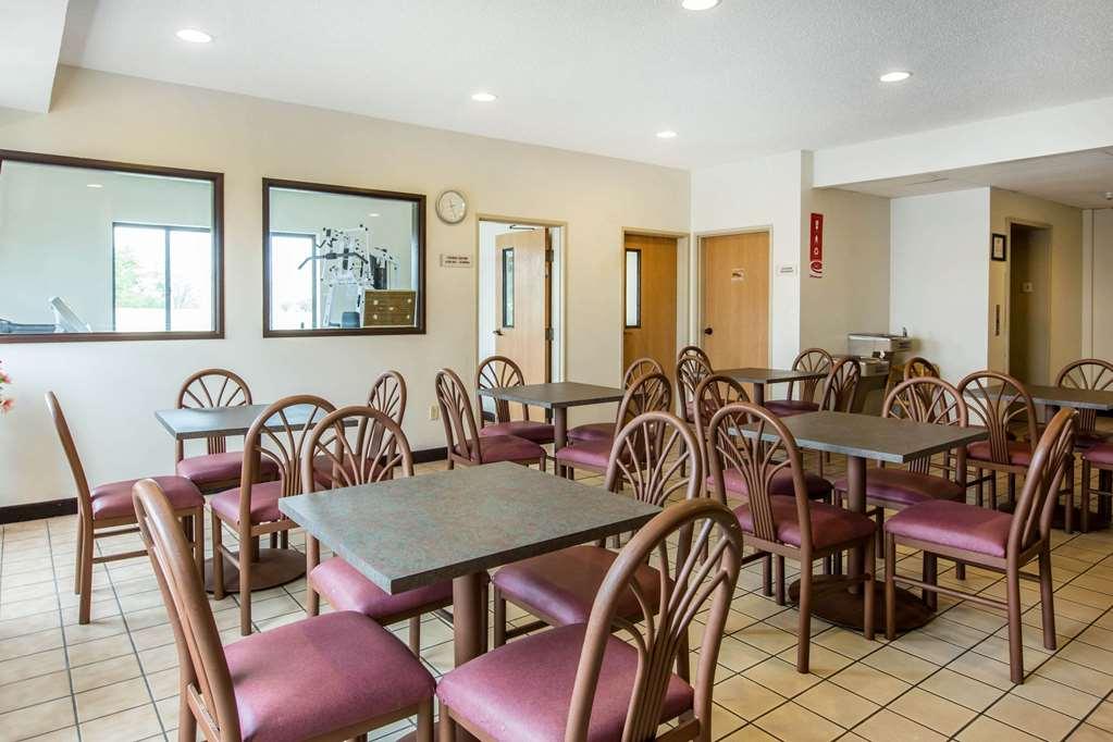 Econo Lodge Inn & Suites Peoria Illinois מסעדה תמונה