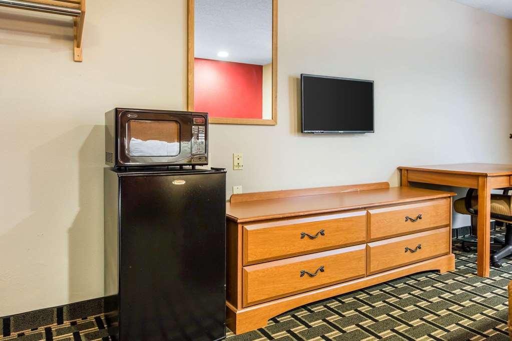 Econo Lodge Inn & Suites Peoria Illinois חדר תמונה