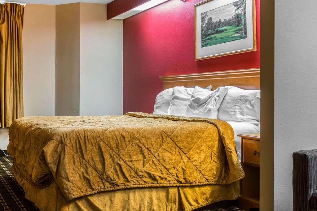 Econo Lodge Inn & Suites Peoria Illinois חדר תמונה