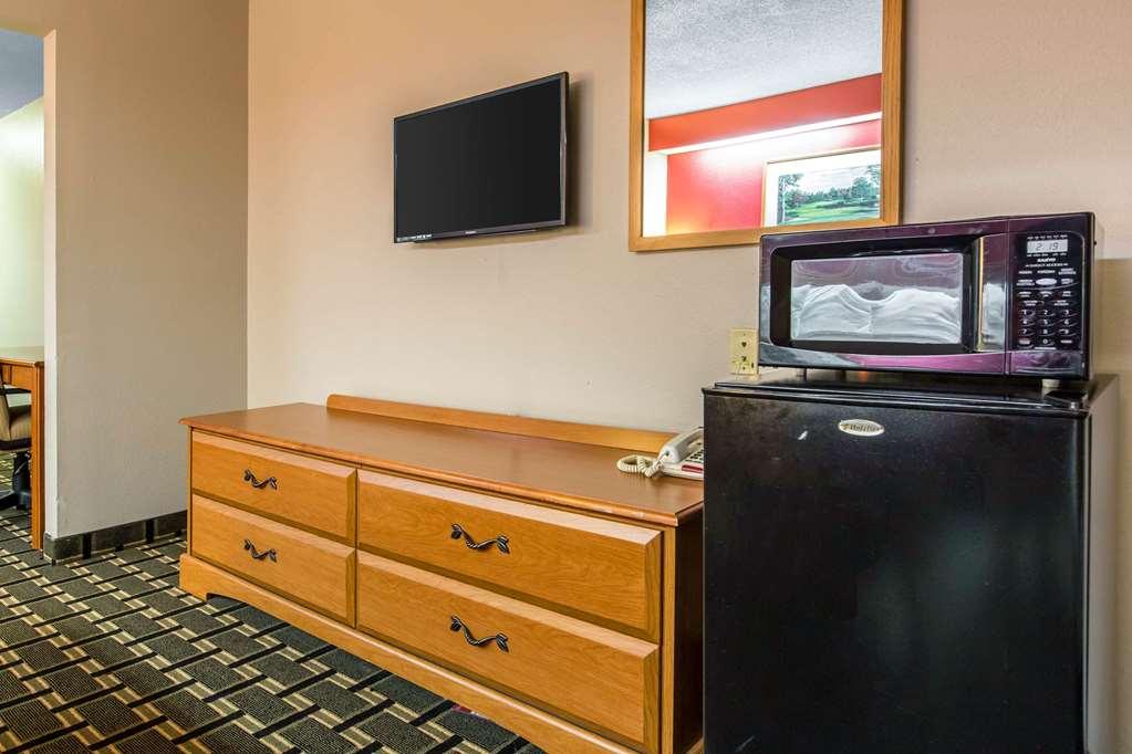 Econo Lodge Inn & Suites Peoria Illinois חדר תמונה