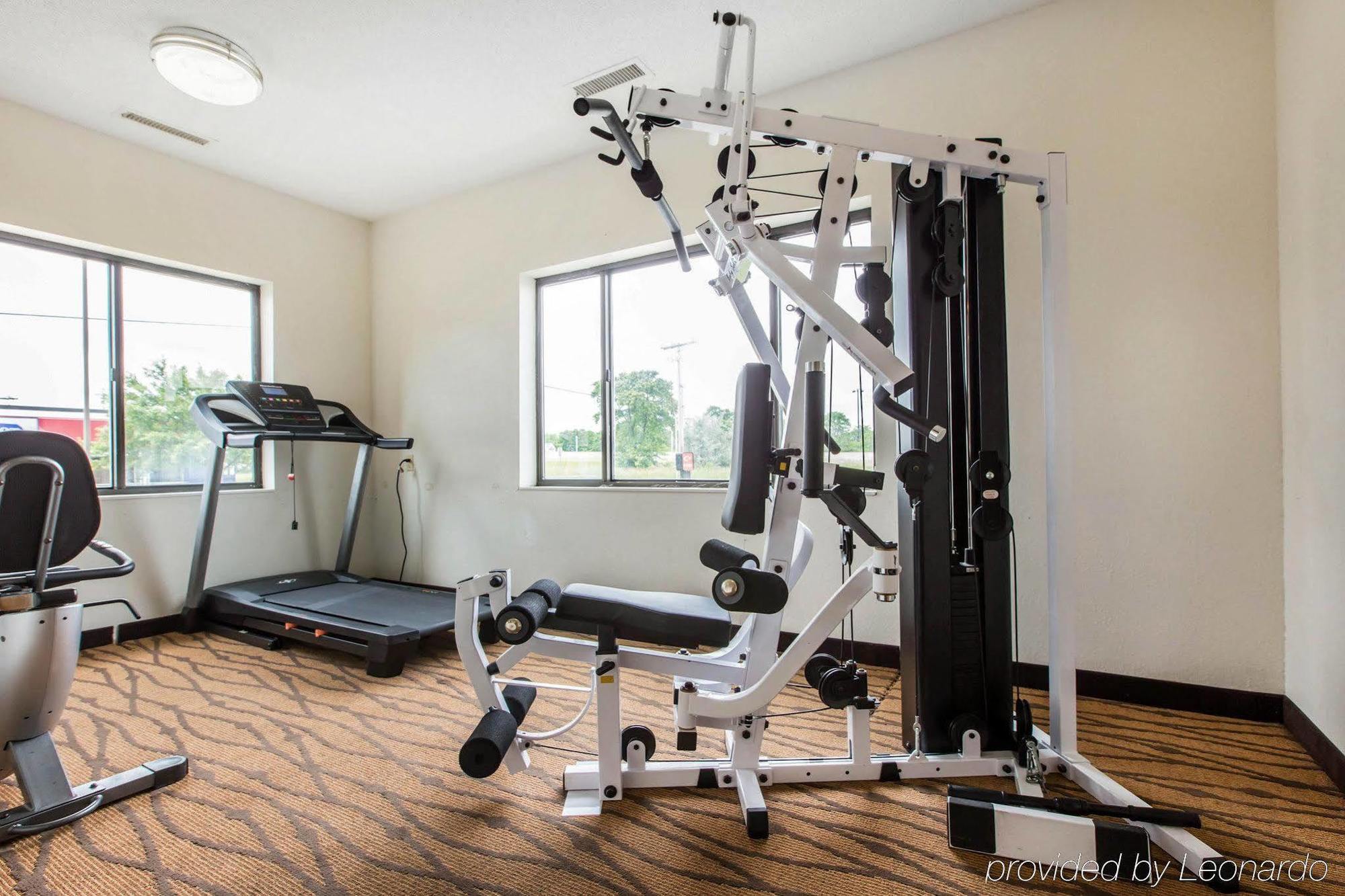 Econo Lodge Inn & Suites Peoria Illinois מראה חיצוני תמונה