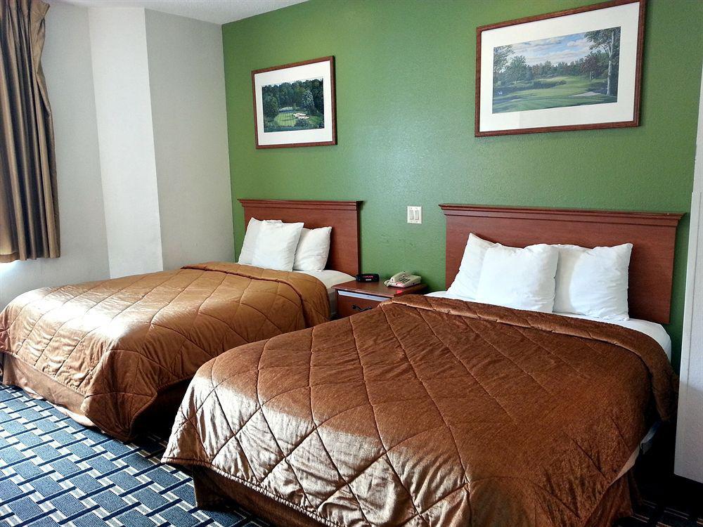 Econo Lodge Inn & Suites Peoria Illinois מראה חיצוני תמונה