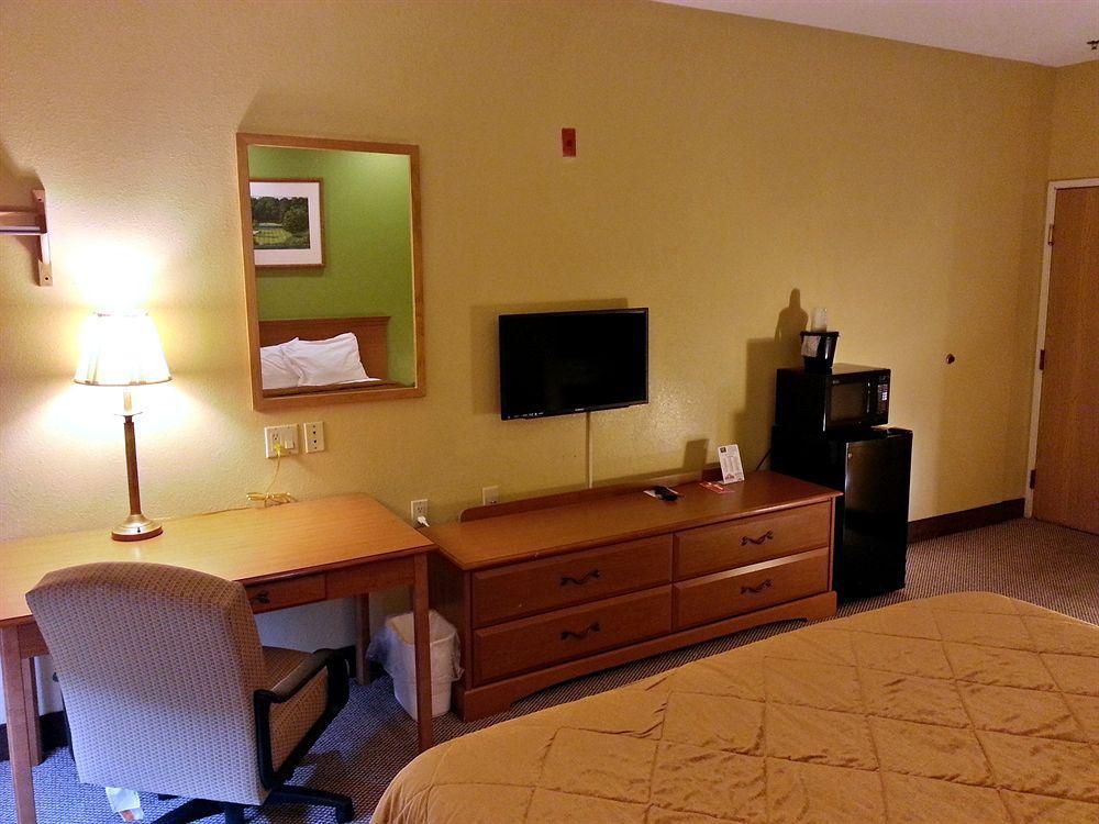 Econo Lodge Inn & Suites Peoria Illinois מראה חיצוני תמונה